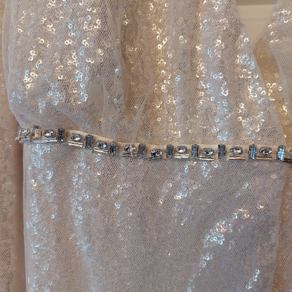 Vera Wang NWT wrap sequin dress - Picture 4 of 7